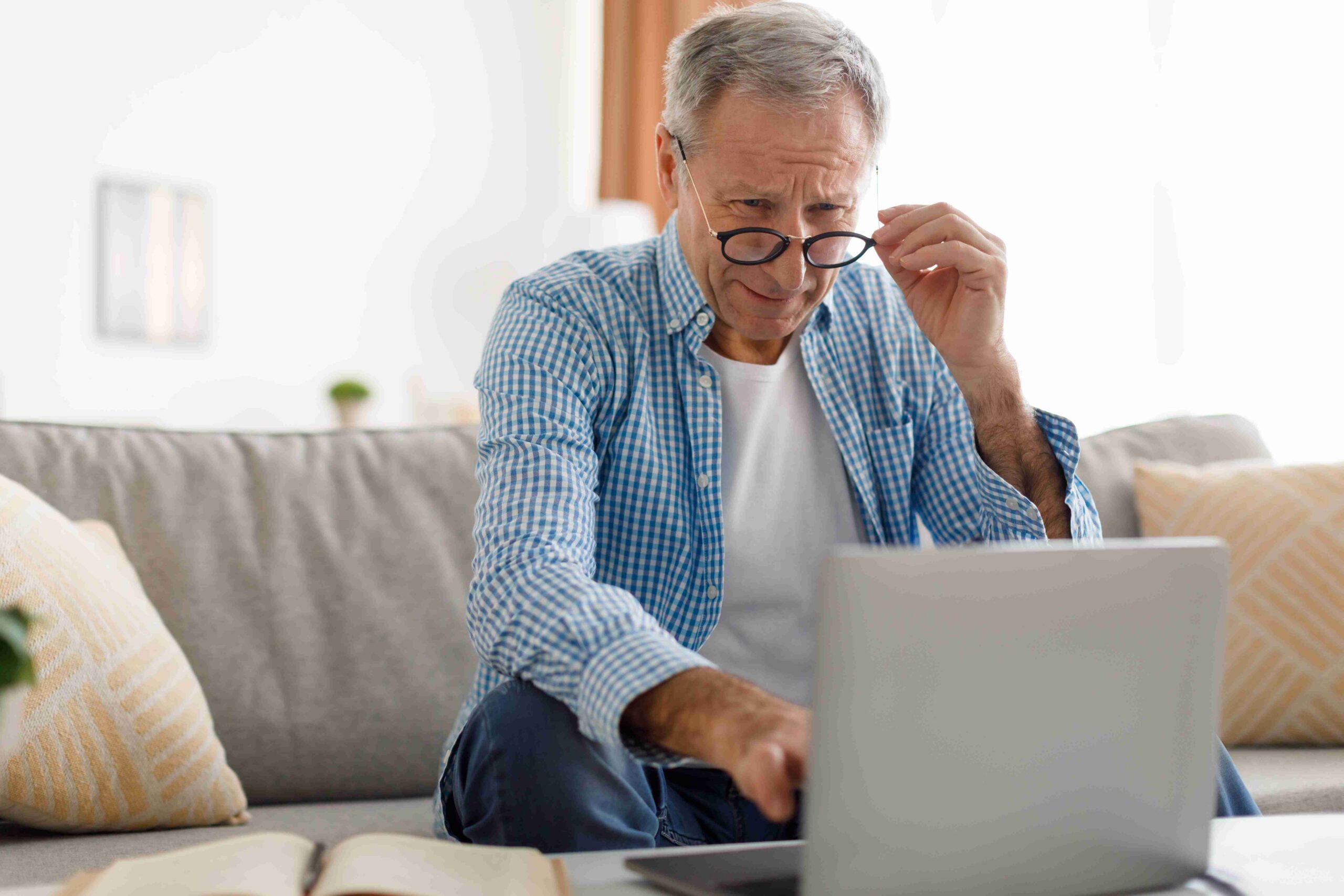 signs-you-need-cataract-surgery